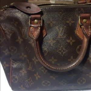 ♦️Authentic LV Speedy 25♦️
